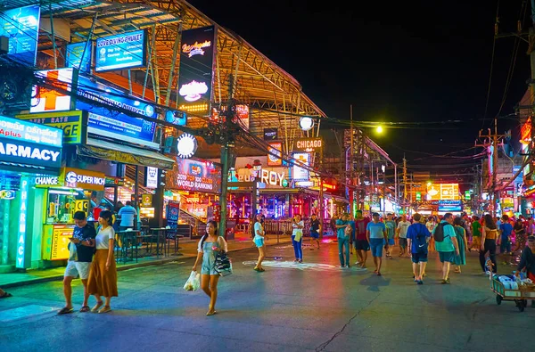 A vida noturna de Patong, Phuket, Tailândia — Fotografia de Stock