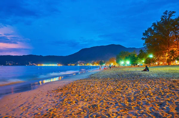Serata tranquilla sulla spiaggia, Patong, Phuket, Thailandia — Foto Stock