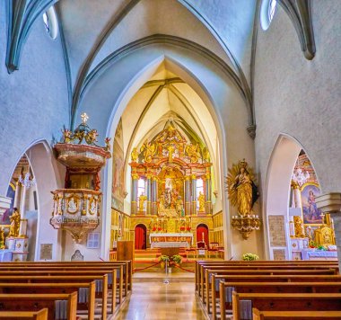 Pfarrkirche 'in Gmunden, Avusturya' daki iç kesimi.