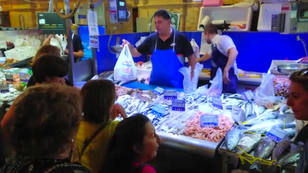 Jerez Spain September 2019 Large Queue Fish Stall Mercado Central — Stock Video