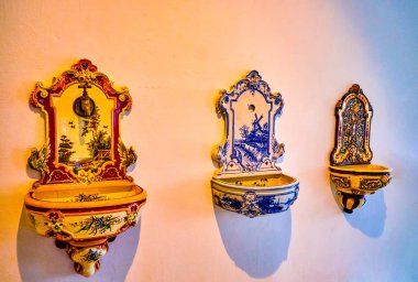 Renkli seramik lavabolar, Gmunden, Avusturya