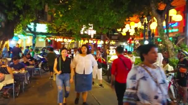 Bangkok Thailandia Aprile 2019 Gente Cammina Trafficato Mercato Notturno Khao — Video Stock