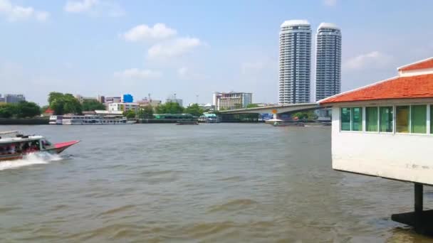 Bangkok Thailand Aprilie 2019 Promenada Malul Râului Vedere Cartierele Moderne — Videoclip de stoc