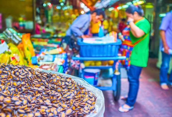 A történelmi Sampheng piac Chinatown Bangkok, Thaiföld — Stock Fotó