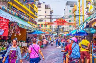 Bangkok, Tayland 'daki Çin Mahallesi' ndeki kalabalık pazar