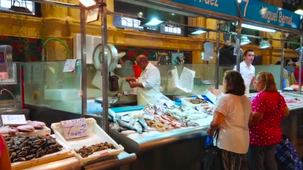 2019年9月20日 西班牙Jerez Mercado Central Abastos 中部Abastos市场 的摊位将于9月20日在Jerez举行一系列高质量的鲜鱼和海鲜展销会 — 图库视频影像