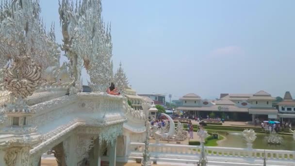 Chiang Rai Tailandia Mayo 2019 Puente Adornado Del Ciclo Renacimiento — Vídeos de Stock