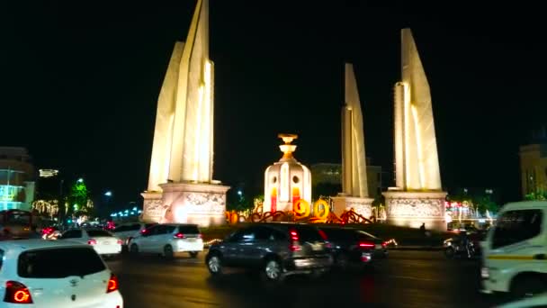 Бангкок Таїланд Травня 2019 Коло Трафіку Проспекті Ратчадамноен Видом Пам — стокове відео