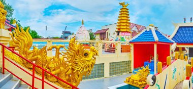 Sam Sae Chu Hut Çin Tapınağı Avlusu, Phuket Cit