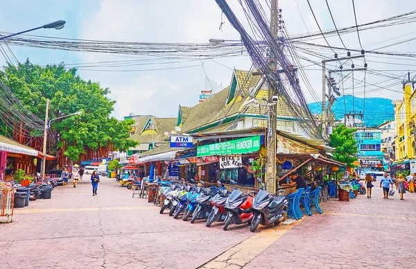 Cafés no bairro turístico de Patong, Phuket, Tailândia — Fotografia de Stock