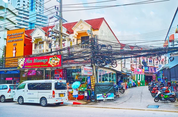 Уличный пейзаж Патонга, Пхукет, Таиланд — стоковое фото
