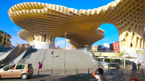 西班牙塞维利亚 2019年10月1日 现代木制建筑Metropol Parasol Incarnation Mushrooms 位于塞维利亚的恩卡纳松广场 Plaza Encarnacion — 图库视频影像