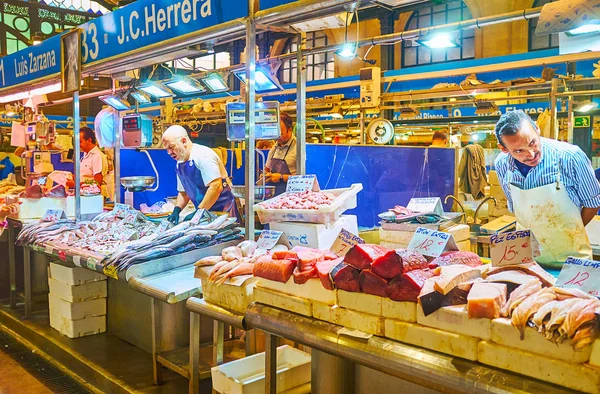 Atum fresco no Mercado Central de Abastos, Jerez, Espanha — Fotografia de Stock