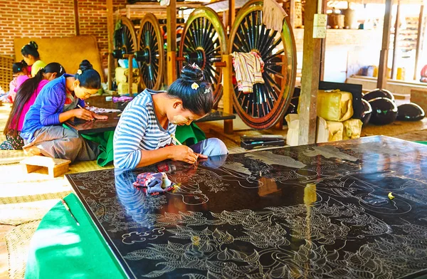 In lacquerware workshop, Bagan, Myanmar — 스톡 사진