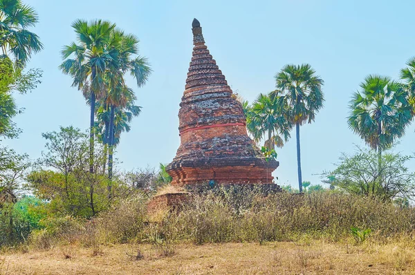 Den uråldriga lutade stupa, Bagan, Myanmar — Stockfoto