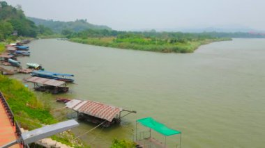 Tayland, Myanmar ve Laos 'un yeşil toprakları, Mekong ve Ruak nehirlerinin birleştiği yerde, Altın Üçgen bölgesi, Ban Sop Ruak, Tayland