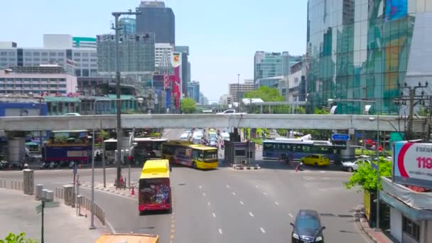 Bangkok Thailandia Aprile 2019 Strada Ratchaprarop Con Traffico Intenso Moderni — Video Stock