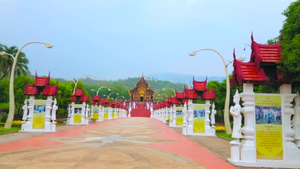Chiang Mai Thajsko Května 2019 Dlouhá Ulička Mozaikovou Podlahou Vede — Stock video