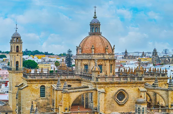 Kuppel und Terrasse der Kathedrale von Jerez, Spanien — Stockfoto