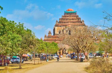 Dhammayangyi Tapınağı 'ndaki pazar, Bagan, Myanmar