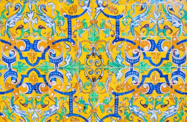 Geleneksel Mudejar tarzı Alcazar Sarayı 'ndaki fayanslar 