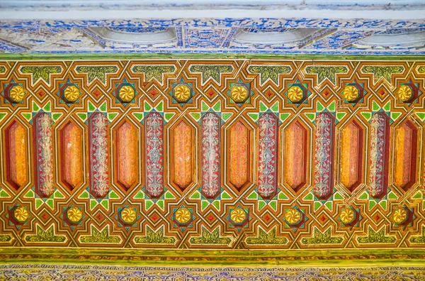 雅典卫城佩德罗王宫恐怖的五彩斑斓的天花板 — 图库照片
