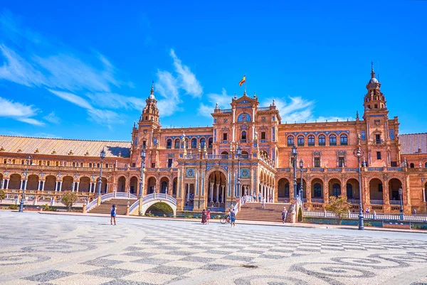 Het centrale gebouw in Plaza de Espana in Sevilla, Spanje — Stockfoto