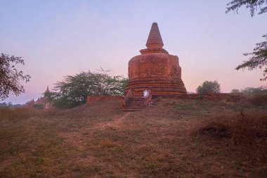 Bagan, Myanmar 'da çan şeklinde bir stupa