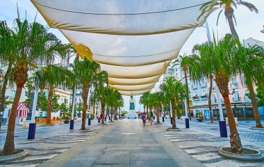 İspanya, Cadiz Meydanı 'ndaki tente.