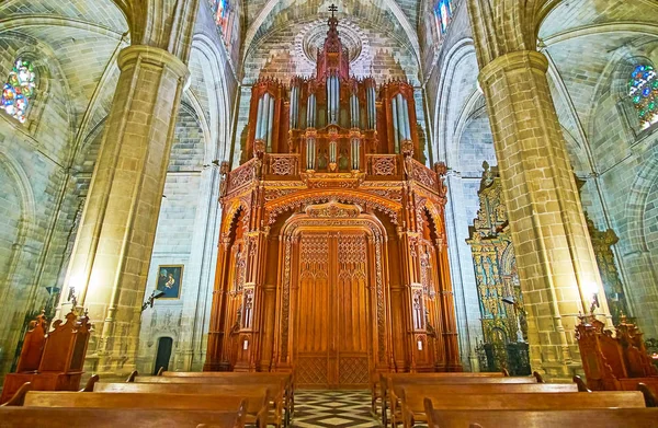 西班牙，赫雷斯，圣米格尔教堂，雕刻木门 — 图库照片
