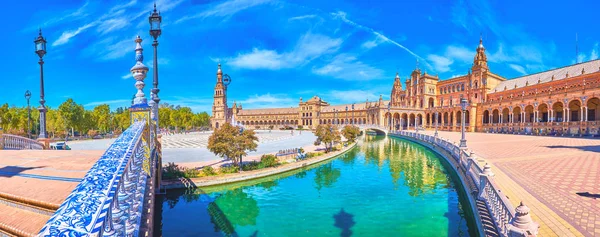 İspanya 'nın Sevilla şehrinde büyük Plaza de Espana Panoraması — Stok fotoğraf