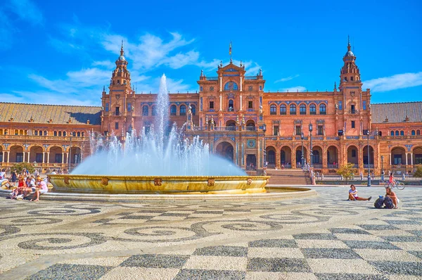 El lugar más querido en la Plaza de España en Sevilla, España — Foto de Stock
