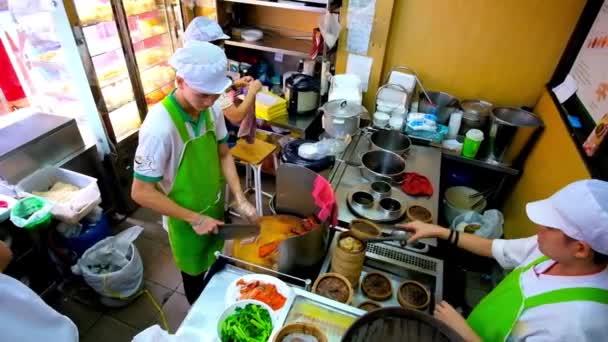 Bangkok Tailandia Mayo 2019 Cocinero Del Restaurante Chino Corta Pato — Vídeos de Stock