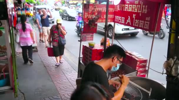 Bangkok Tailandia Mayo 2019 Pequeño Carrito Comida Carretera Con Cocinero — Vídeos de Stock