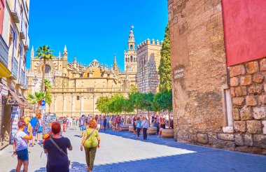 İspanya, Sevilla 'nın ortaçağ incileri