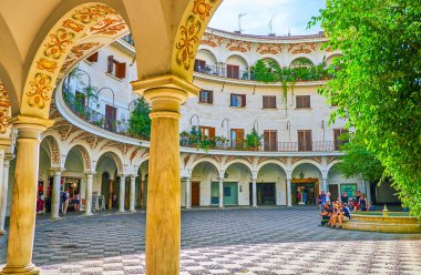 İspanya, Seville 'deki Plaza del Cabildo atari salonu.