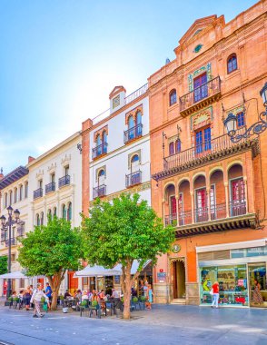 Avenida de la Constitucion 'daki kafeler Seville, İspanya