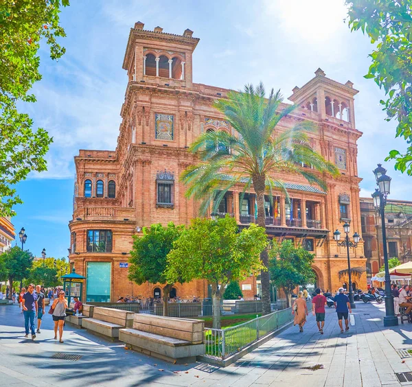 Wandeling in het oude Sevilla, Spanje — Stockfoto