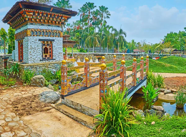 Традиційний бутанський сад, парк Раджапрюк, Чіангмай, Таїланд — стокове фото