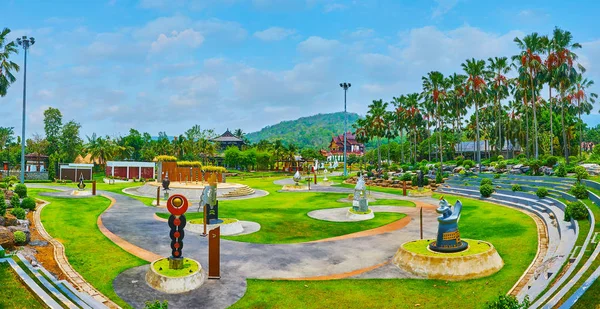 The ornamental lawn in Grand Amphitheater, Rajapruek park, Chian — Stok fotoğraf