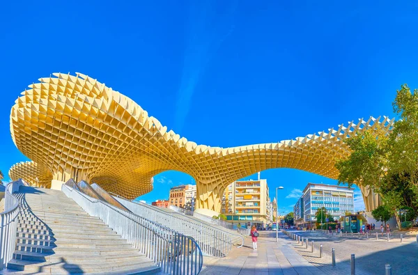 Die riesige hölzerne konstruktion in seville, spanien — Stockfoto
