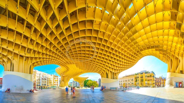 Panorama of the walking area under Metropol Parasol in Seville, — Stockfoto