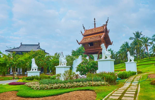 The mondop paviliun di taman Rajapruek, Chiang Mai, Thailand — Stok Foto