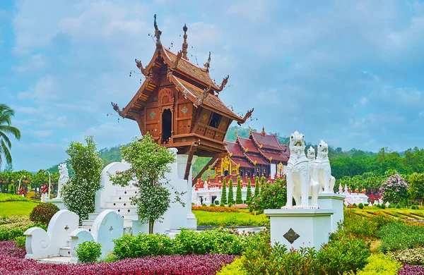 Santuario budista en el parque Rajapruek, Chiang Mai, Tailandia — Foto de Stock