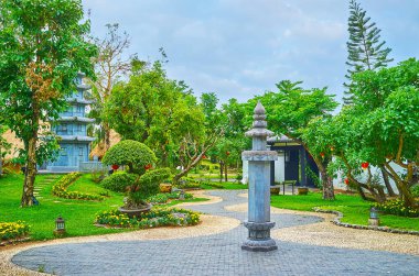 Çin bahçesindeki köşe yazısı, Rajapruek Parkı, Chiang Mai, Tayland