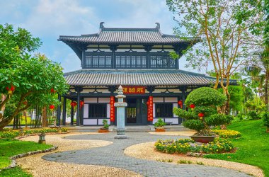 Çin bahçesindeki geleneksel bina, Rajapruek Parkı, Chiang Mai