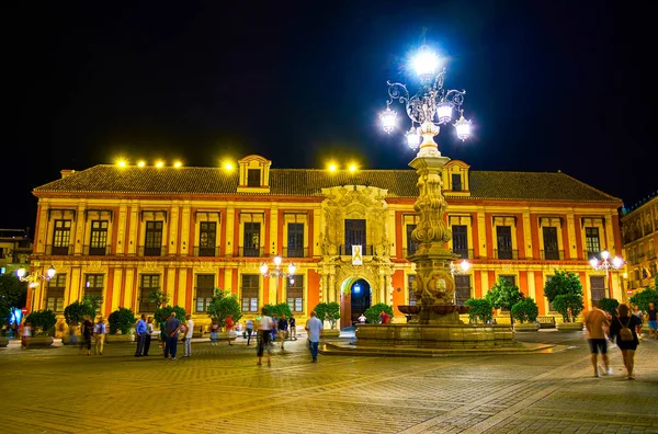 Vista del Palacio Arzobispal de Sevilla, España —  Fotos de Stock