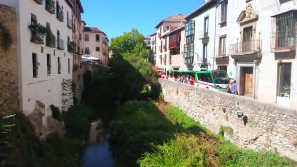 Granada Spanje September 2019 Smalle Kloof Met Rivier Darro Die — Stockvideo