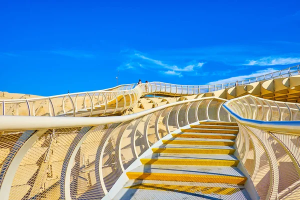 Přední most na střeše Metropol Parasol, Sevilla, Španělsko — Stock fotografie