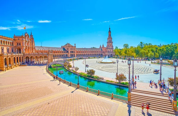 Utsikten över promenadområdet på Plaza de Espana i Sevilla — Stockfoto